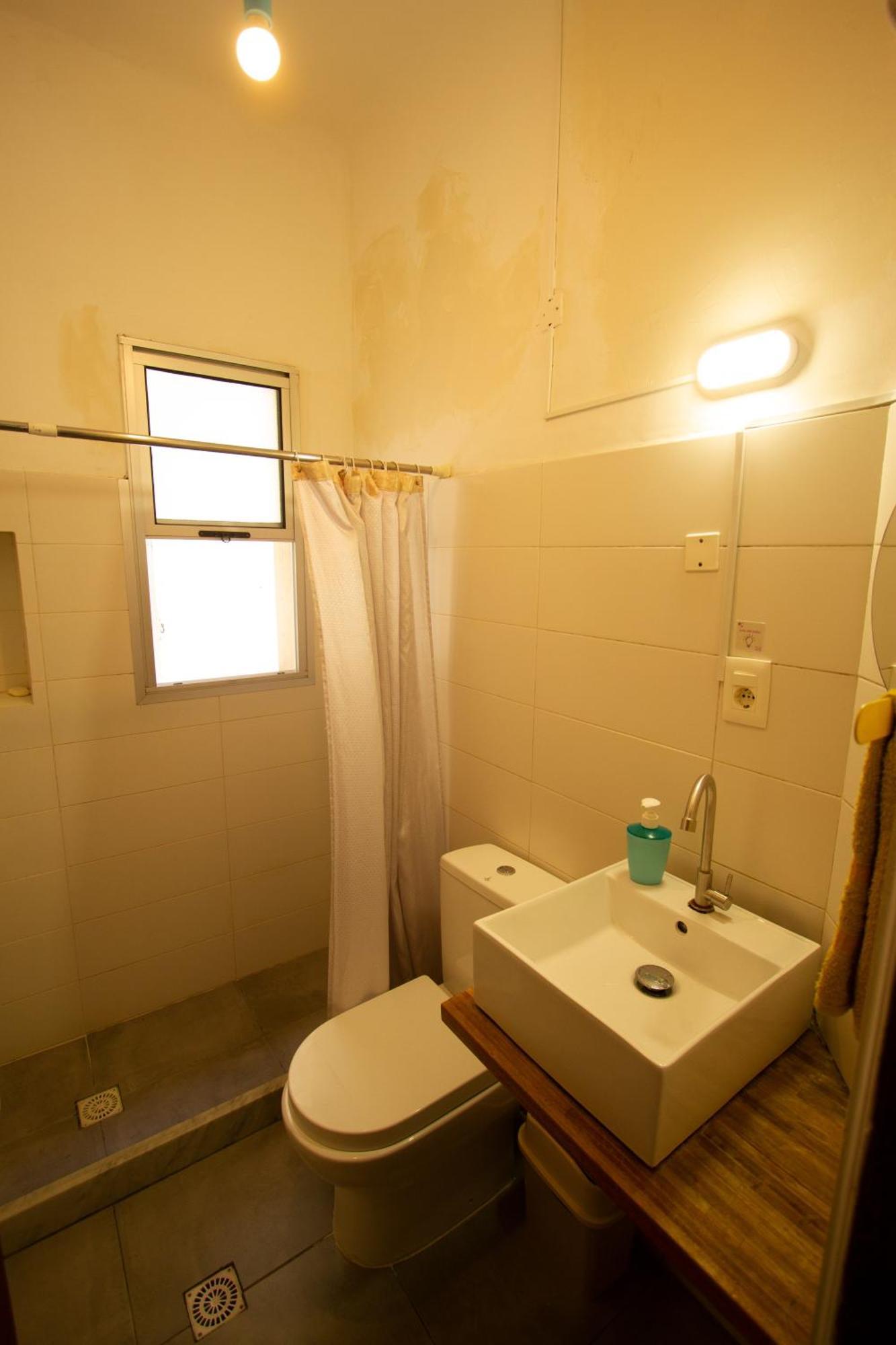 Yh Hostel Montevideo Eksteriør bilde